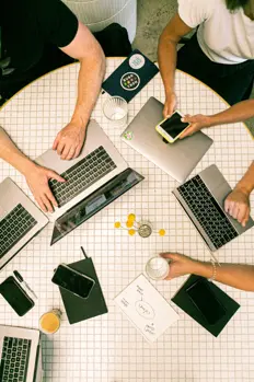 SEO Agency vs Freelancers: Which Is Right for Your Business?